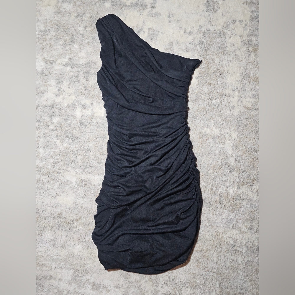 Forever 21 Black Ruched One Shoulder Mini Dress